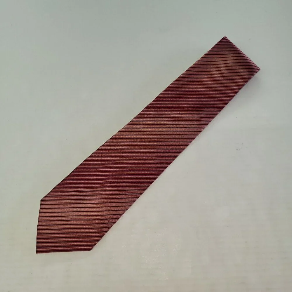 Kenneth Cole Reaction Tie‎ Mens Necktie Red Stripe Silk Handmade Office Preppy - Picture 2 of 7